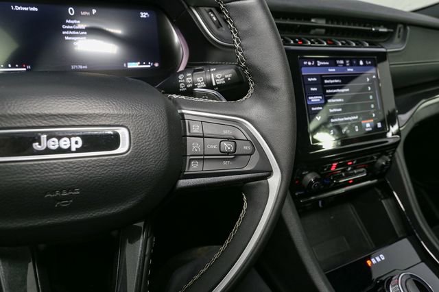 Used 2023 Jeep Grand Cherokee L Laredo AWD/4WD image 34