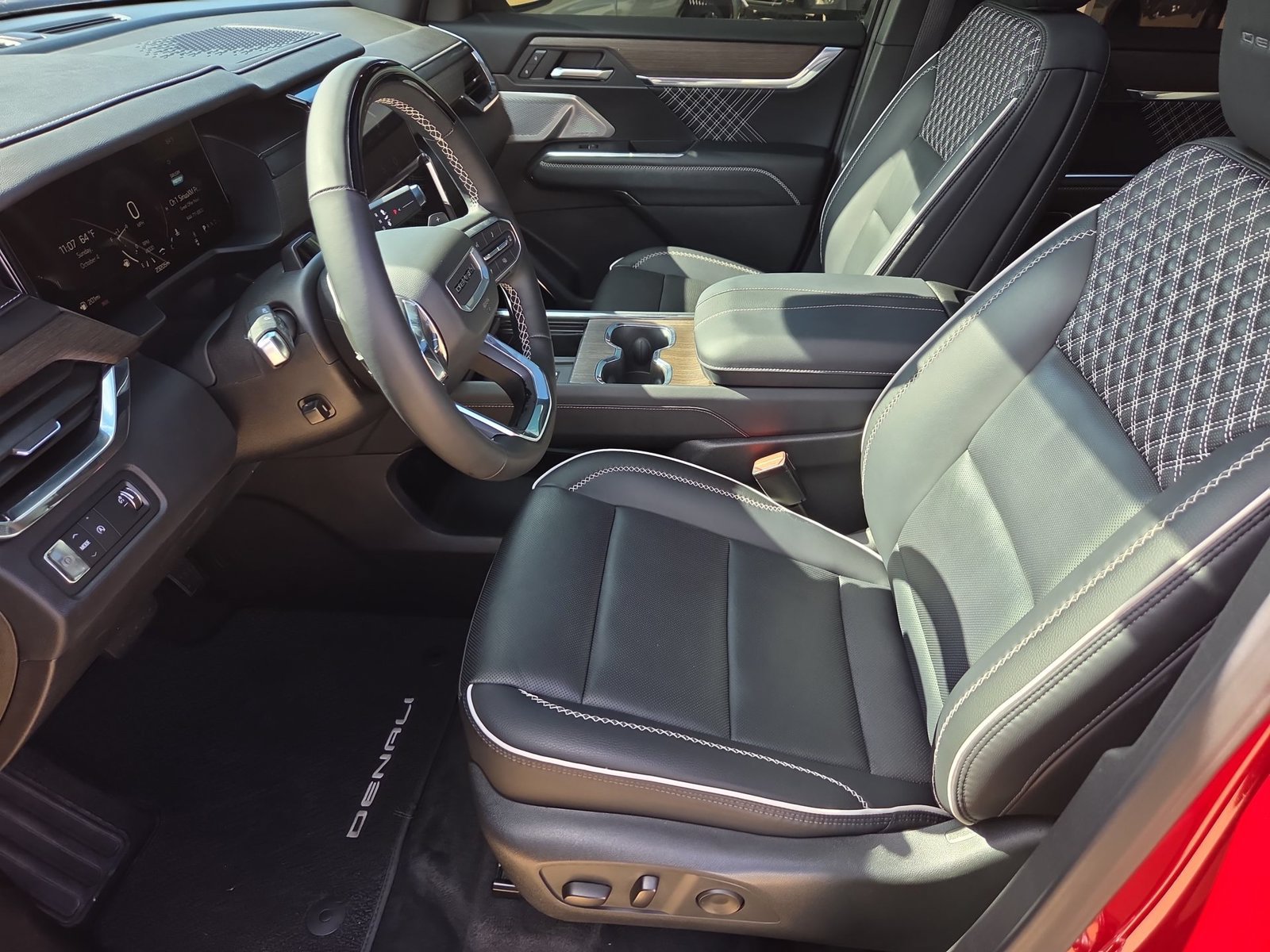 Used 2025 GMC Acadia Denali w/ Super Cruise Package FWD image 19