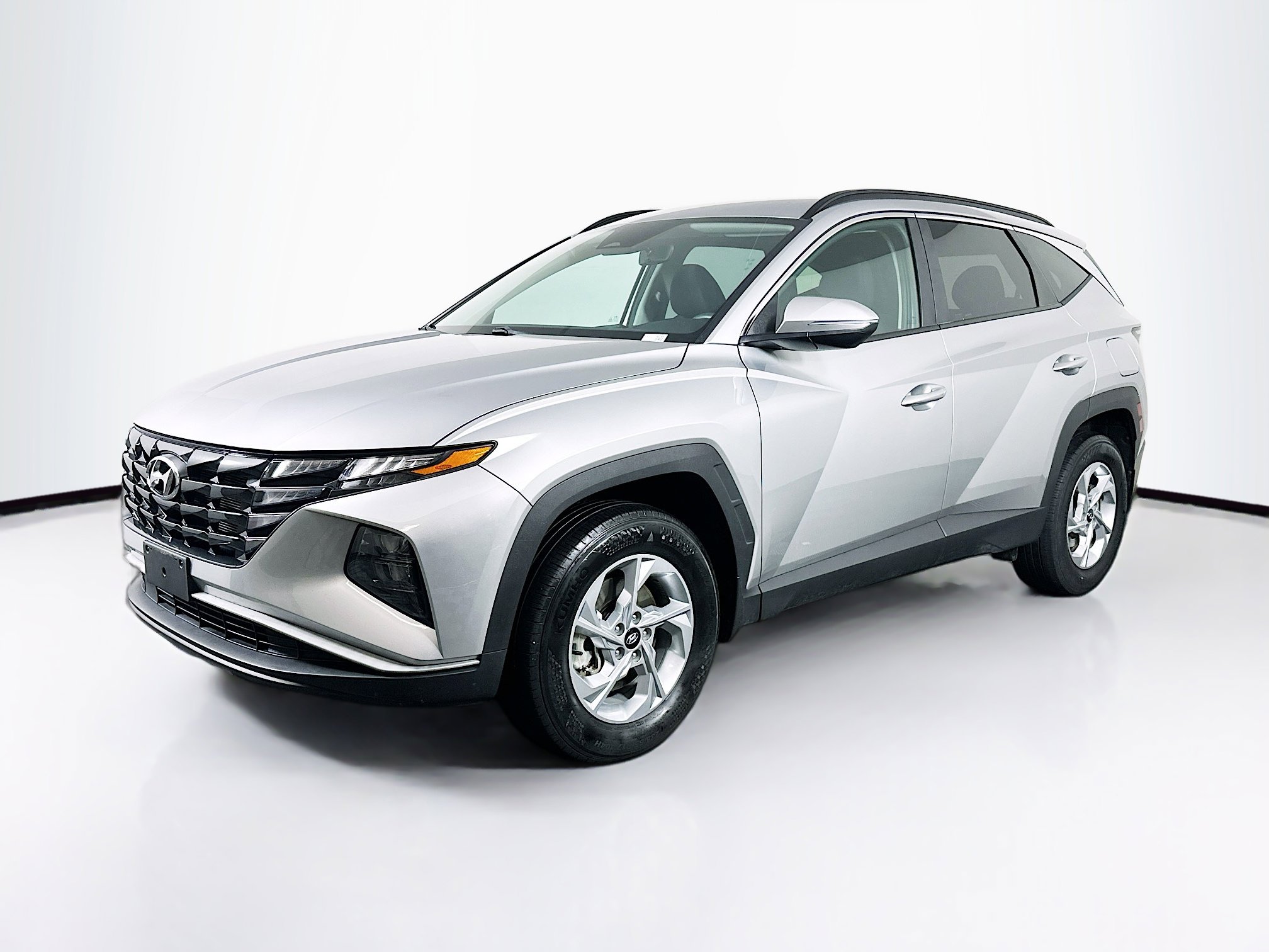Used 2023 Hyundai Tucson SEL w/ Winter Package image 3