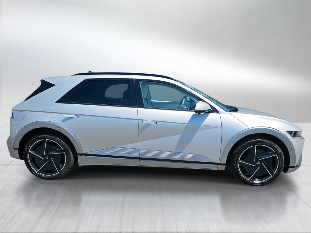 Used 2025 Hyundai Ioniq 5 Limited AWD/4WD image 2