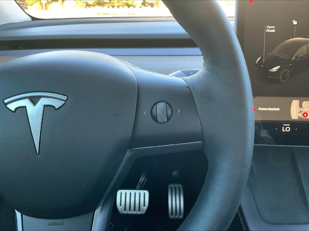Used 2022 Tesla Model Y Performance AWD/4WD image 10