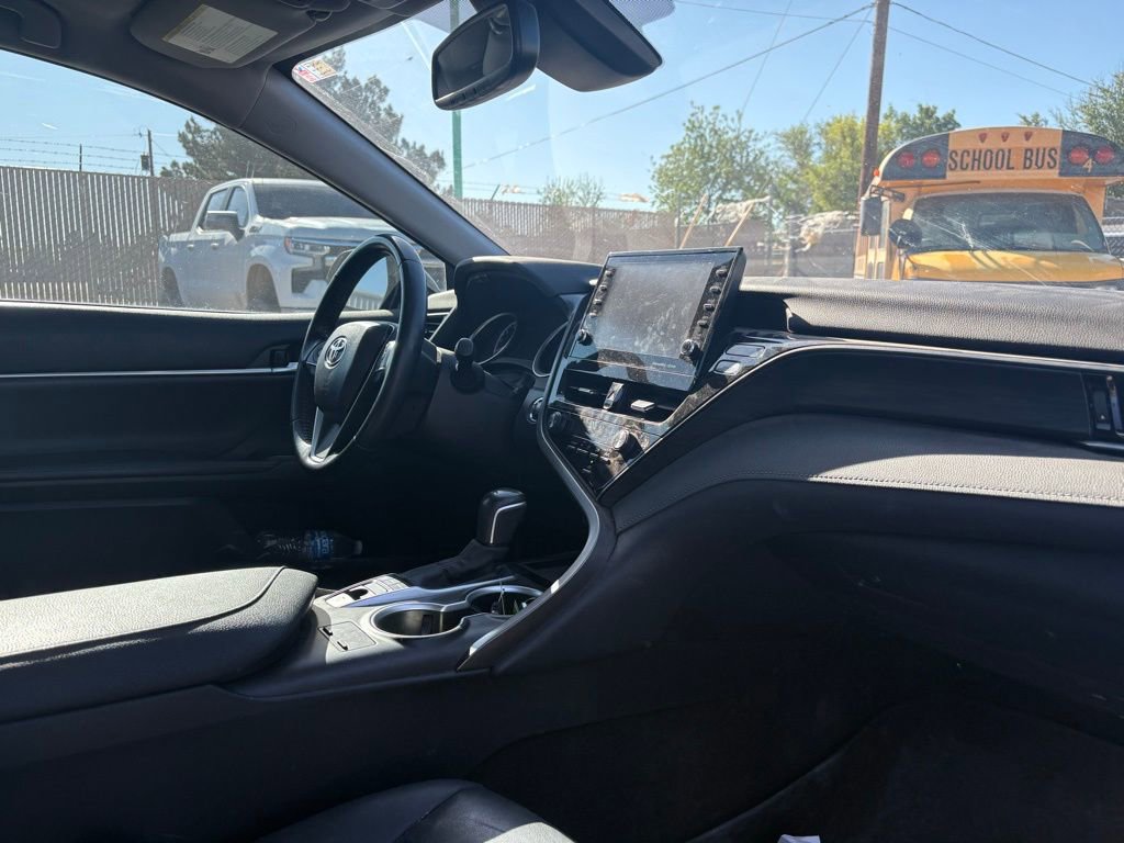 Used 2021 Toyota Camry XLE FWD image 9