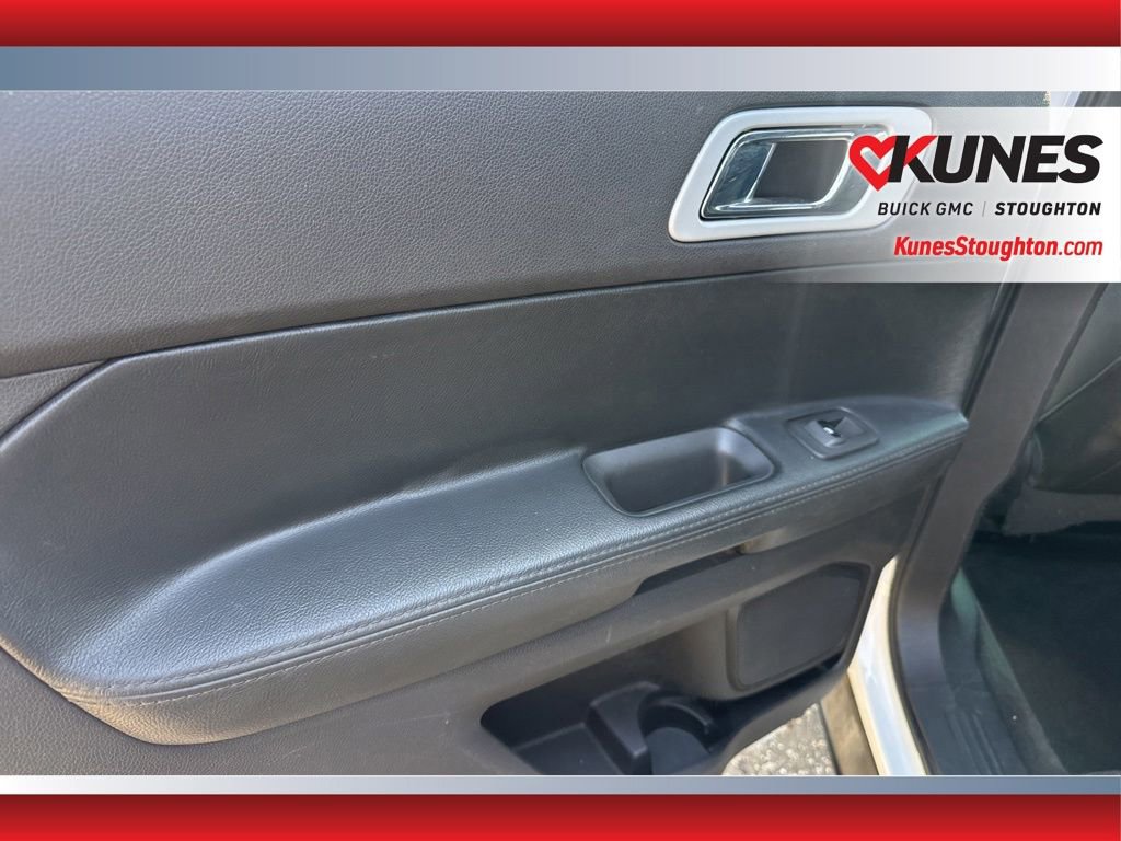 Used 2013 Ford Explorer XLT AWD/4WD image 31