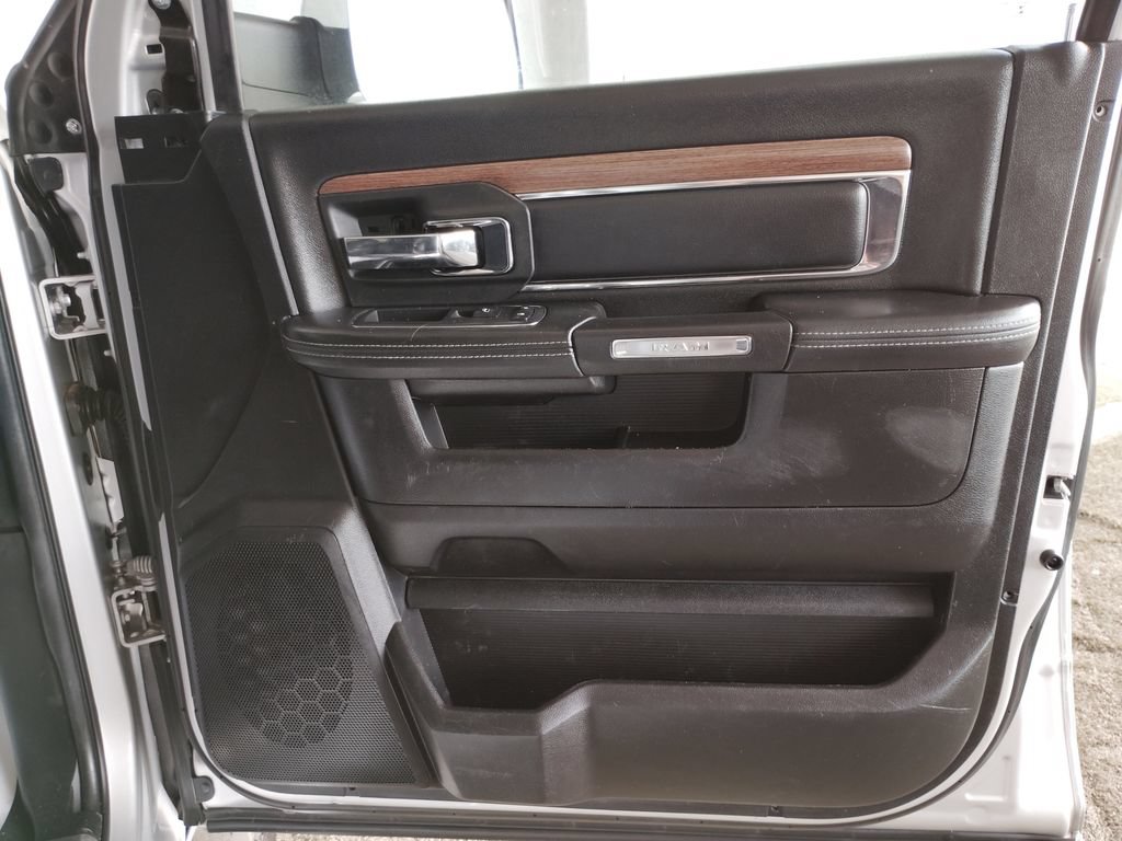 Used 2018 RAM 2500 Laramie w/ Convenience Group AWD/4WD image 11
