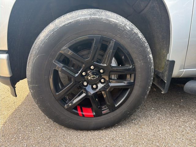 Used 2021 Chevrolet Silverado 1500 RST w/ Redline Edition AWD/4WD image 3