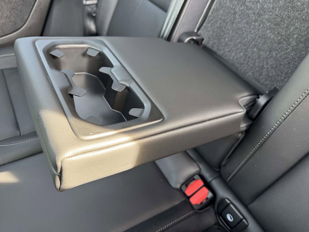 Certified 2023 Volvo XC40 B5 Plus w/ Climate Package image 10