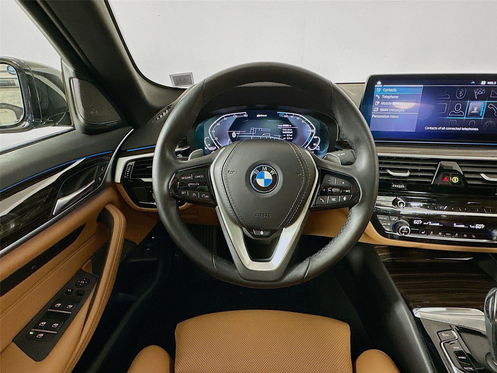 Used 2023 BMW 530e xDrive w/ Premium Package image 11