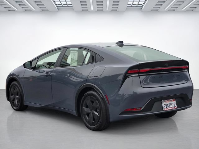 Used 2025 Toyota Prius LE FWD image 6