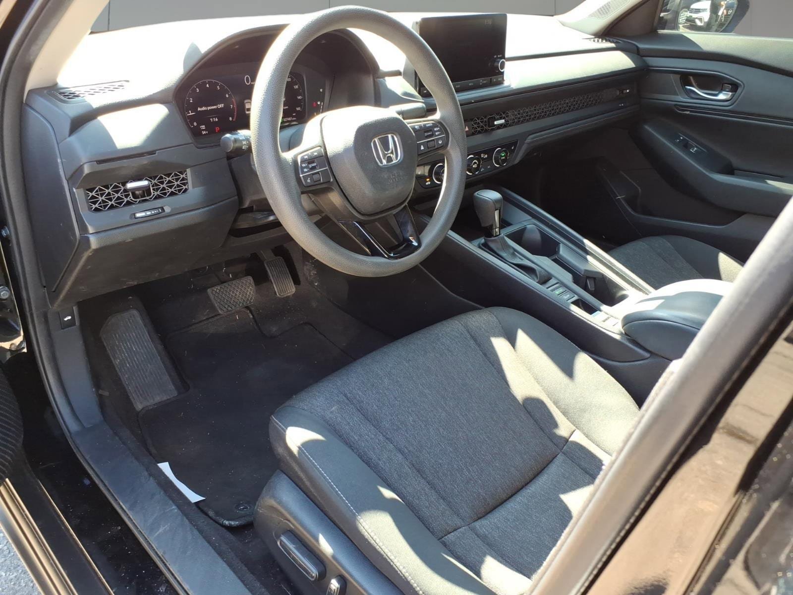 Used 2023 Honda Accord EX image 10