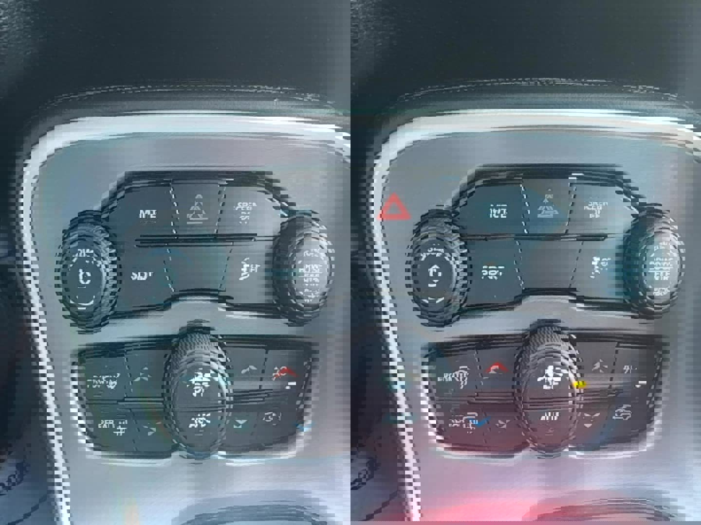 Used 2020 Dodge Challenger SXT w/ Blacktop Package image 13