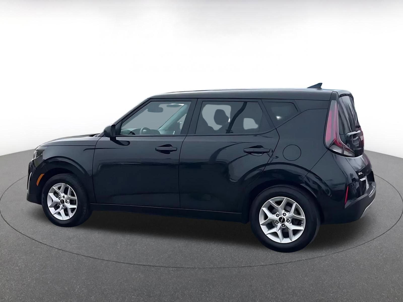 Used 2025 Kia Soul LX w/ LX Technology Package image 10