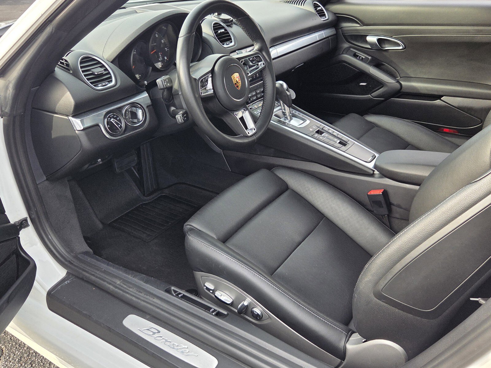 Used 2021 Porsche 718 Boxster image 11