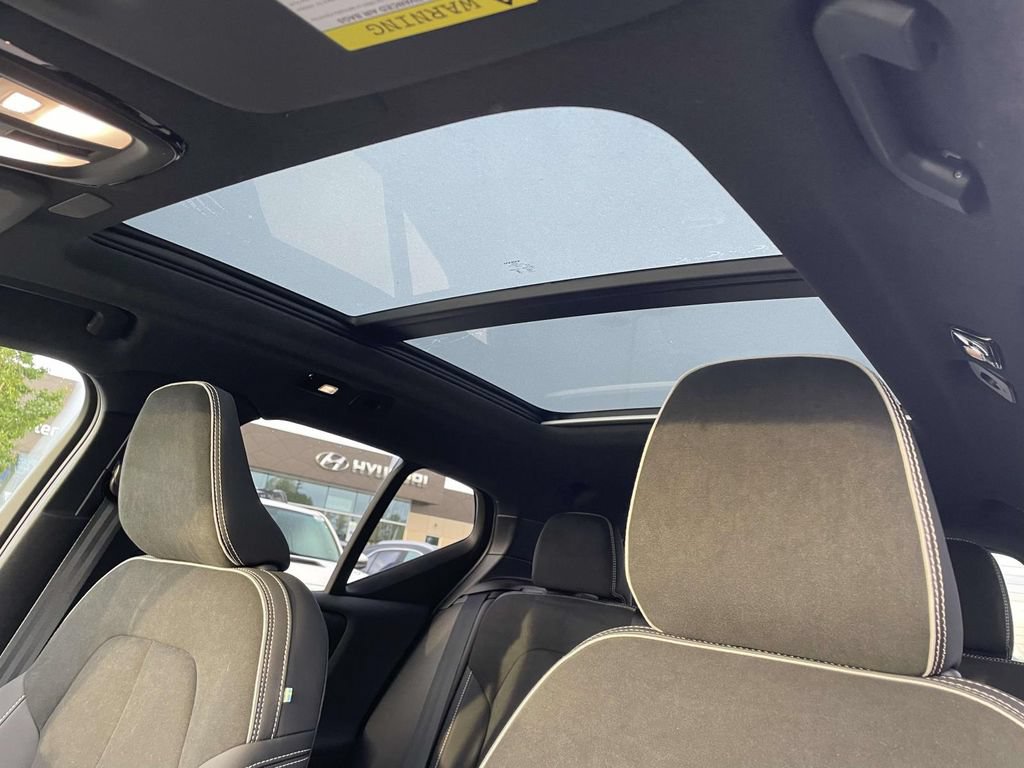 Used 2023 Volvo XC40 Recharge Ultimate w/ Protection Package Premier AWD/4WD image 9