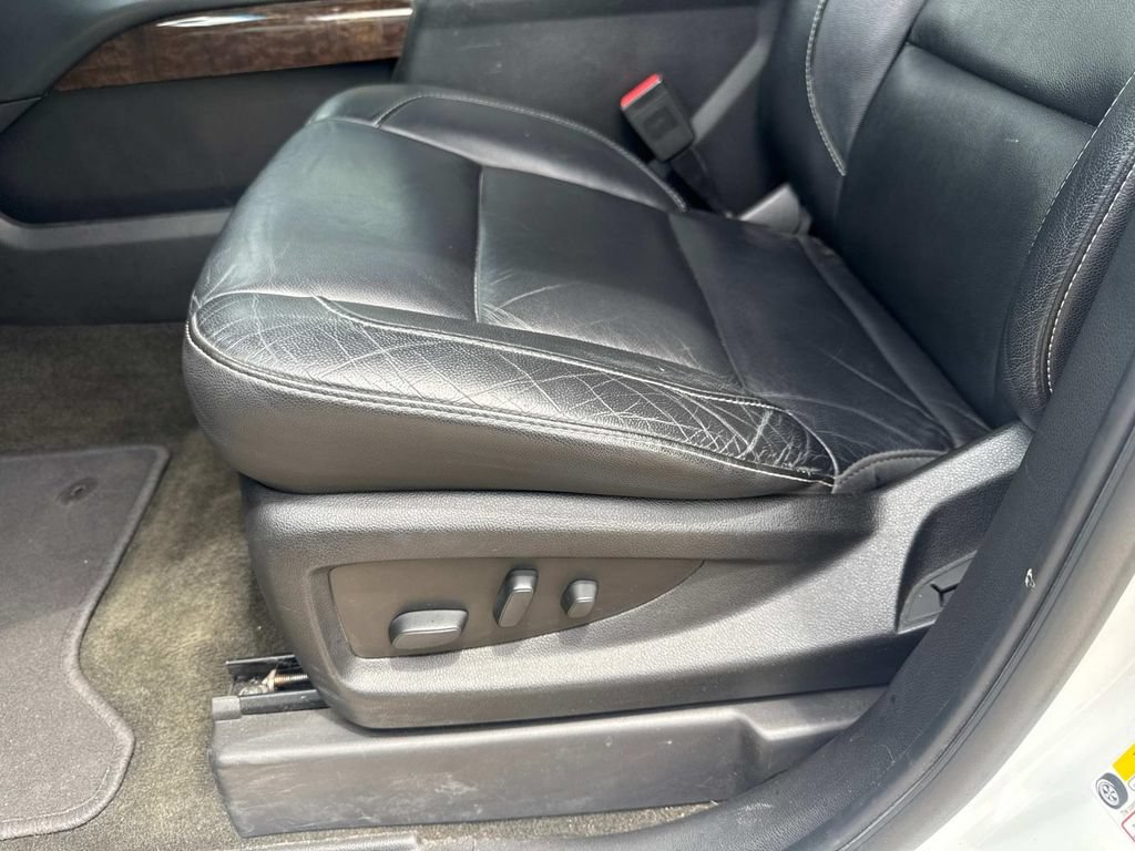 Used 2018 Chevrolet Suburban LT AWD/4WD image 24