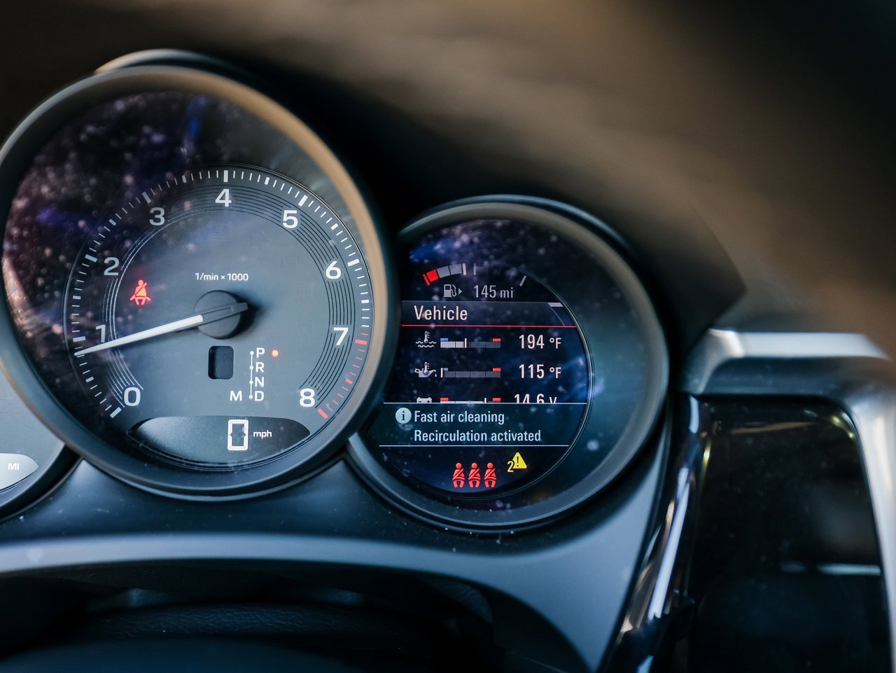 Certified 2022 Porsche Macan image 15