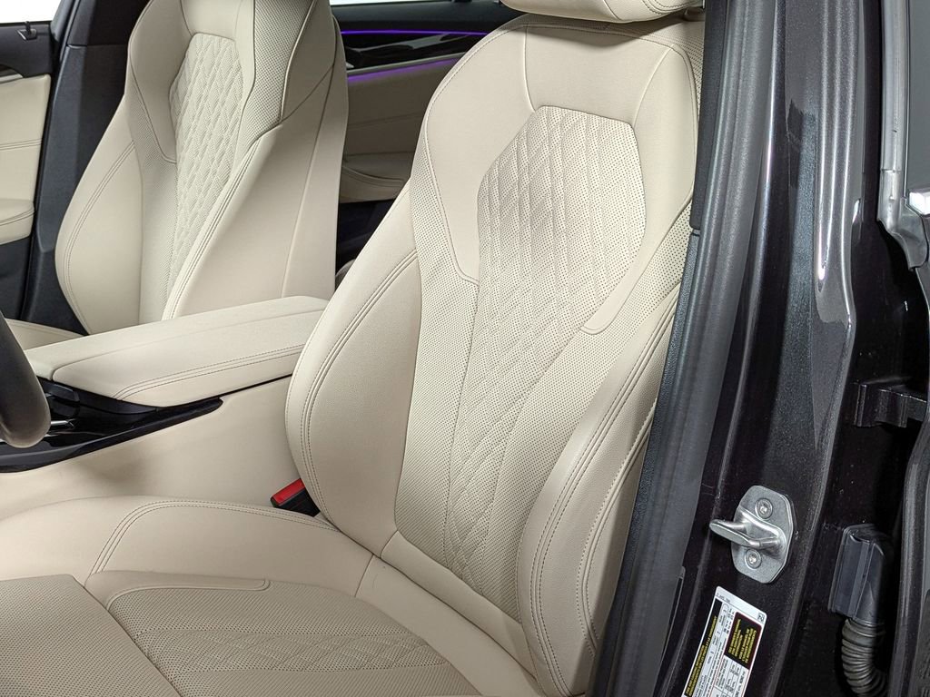 Certified 2022 BMW 530i xDrive w/ Convenience Package image 19