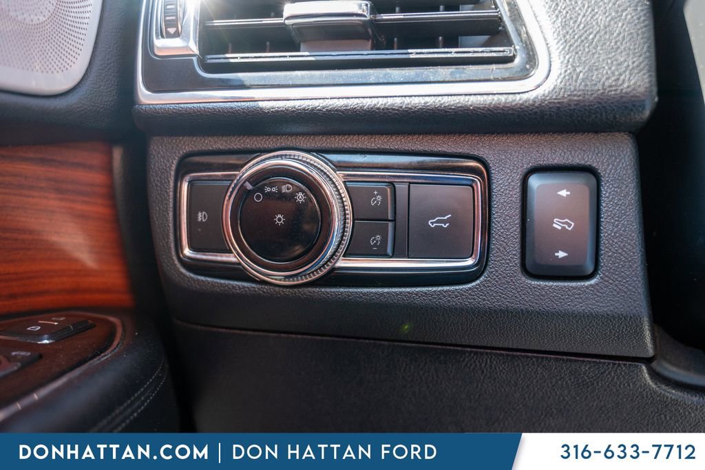 Used 2019 Lincoln Navigator Reserve image 16