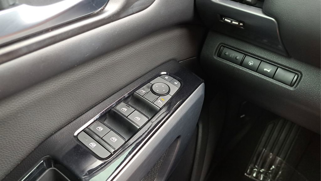 Used 2023 Nissan Pathfinder SL w/ SL Premium Package AWD/4WD image 21