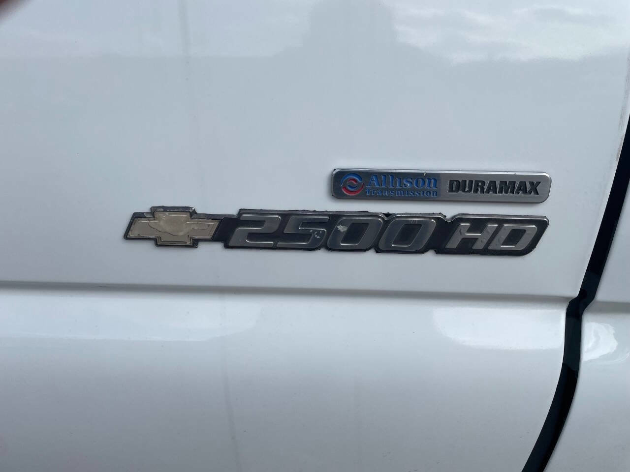 Used 2006 Chevrolet Silverado 2500 LT w/ Heavy-Duty Power Package image 8