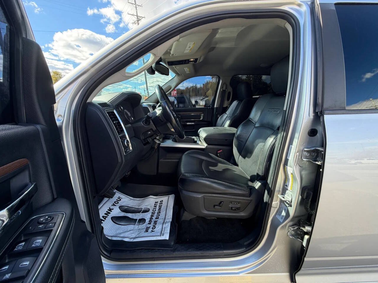 Used 2016 RAM 2500 Laramie AWD/4WD image 4