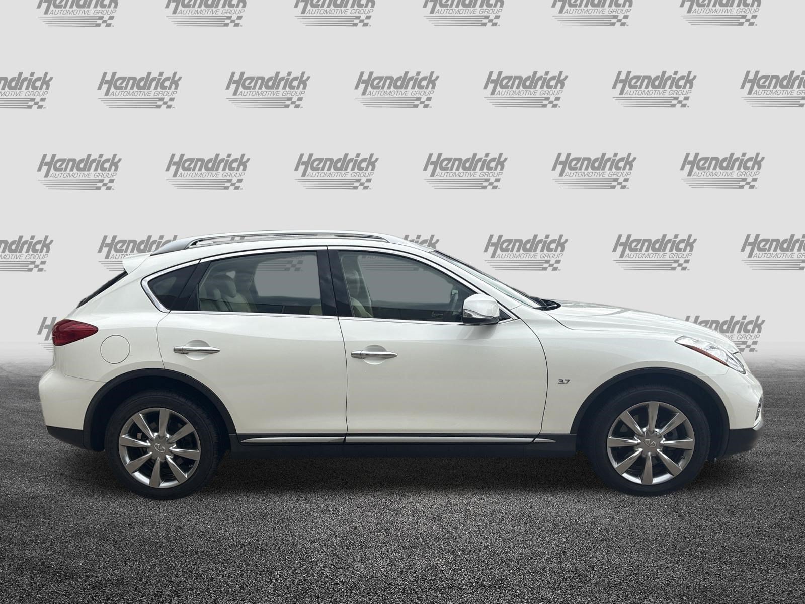Used 2017 INFINITI QX50 AWD w/ Premium Plus Package image 11