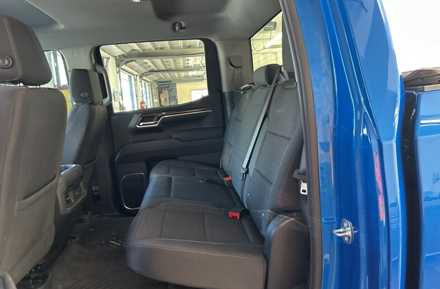 Used 2023 Chevrolet Silverado 1500 LT Trail Boss AWD/4WD image 7