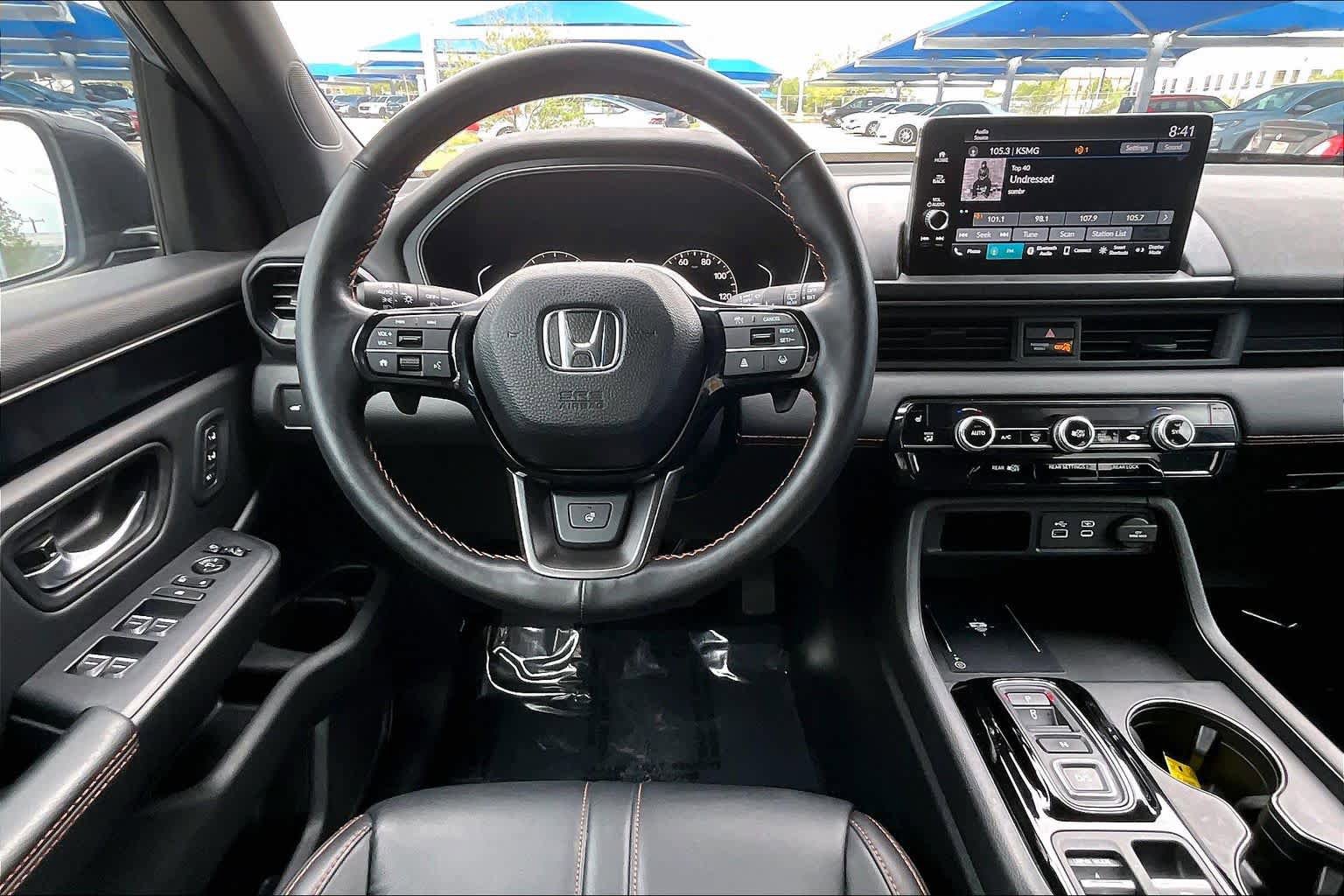 Used 2025 Honda Pilot TrailSport image 6