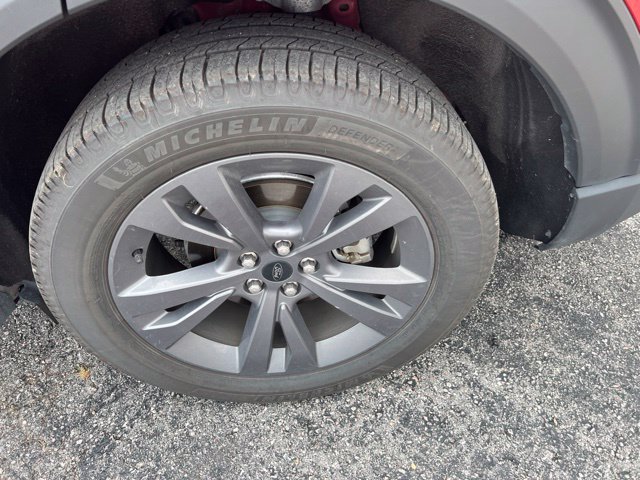 Used 2023 Ford Explorer XLT w/ Equipment Group 202A AWD/4WD image 23