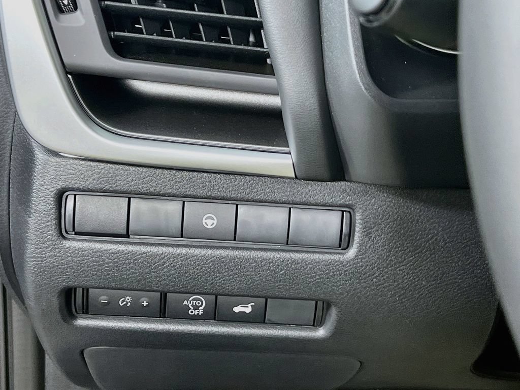New 2026 Nissan Rogue Dark Armor AWD/4WD image 9