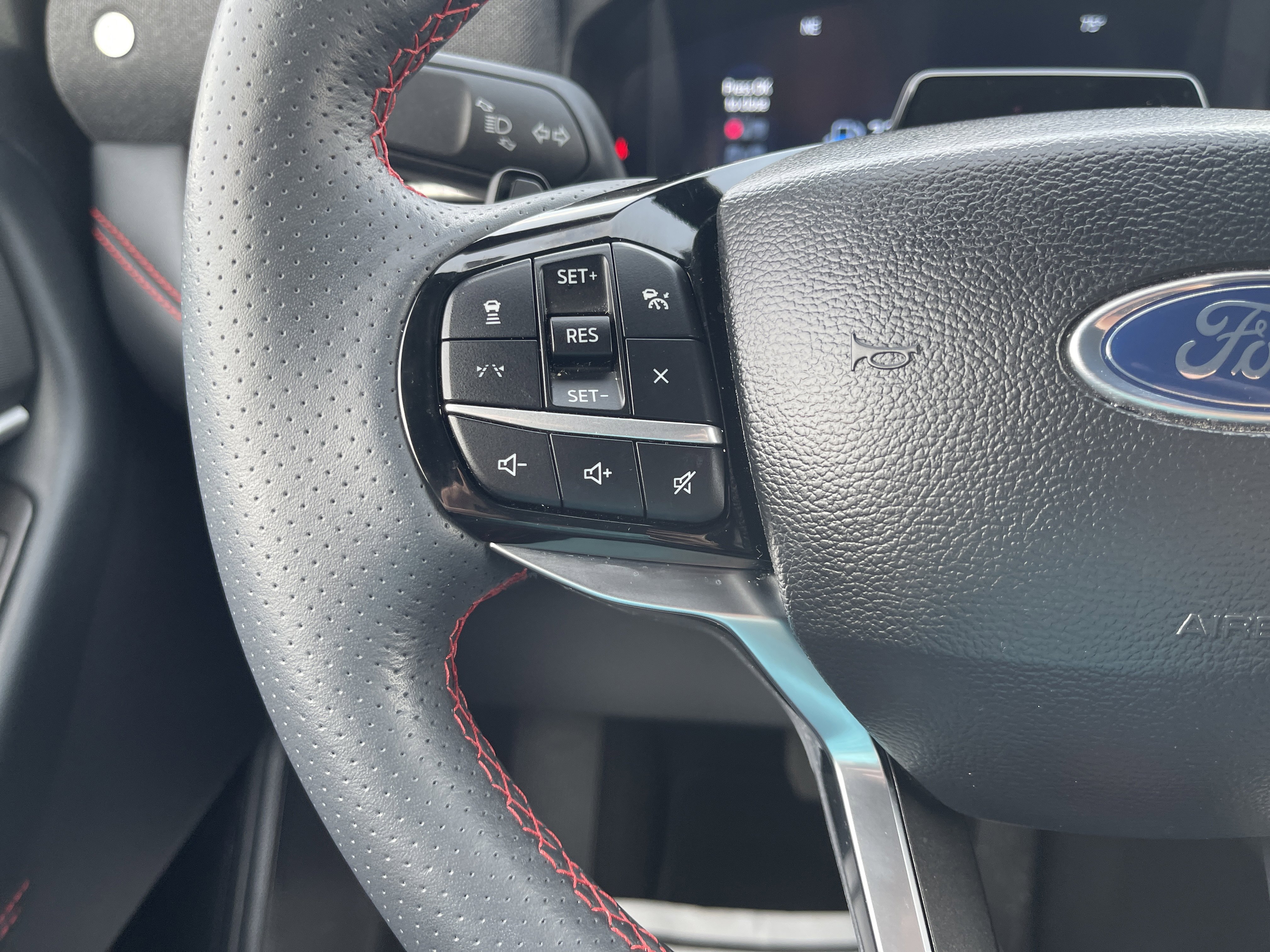 Used 2025 Ford Explorer ST image 20