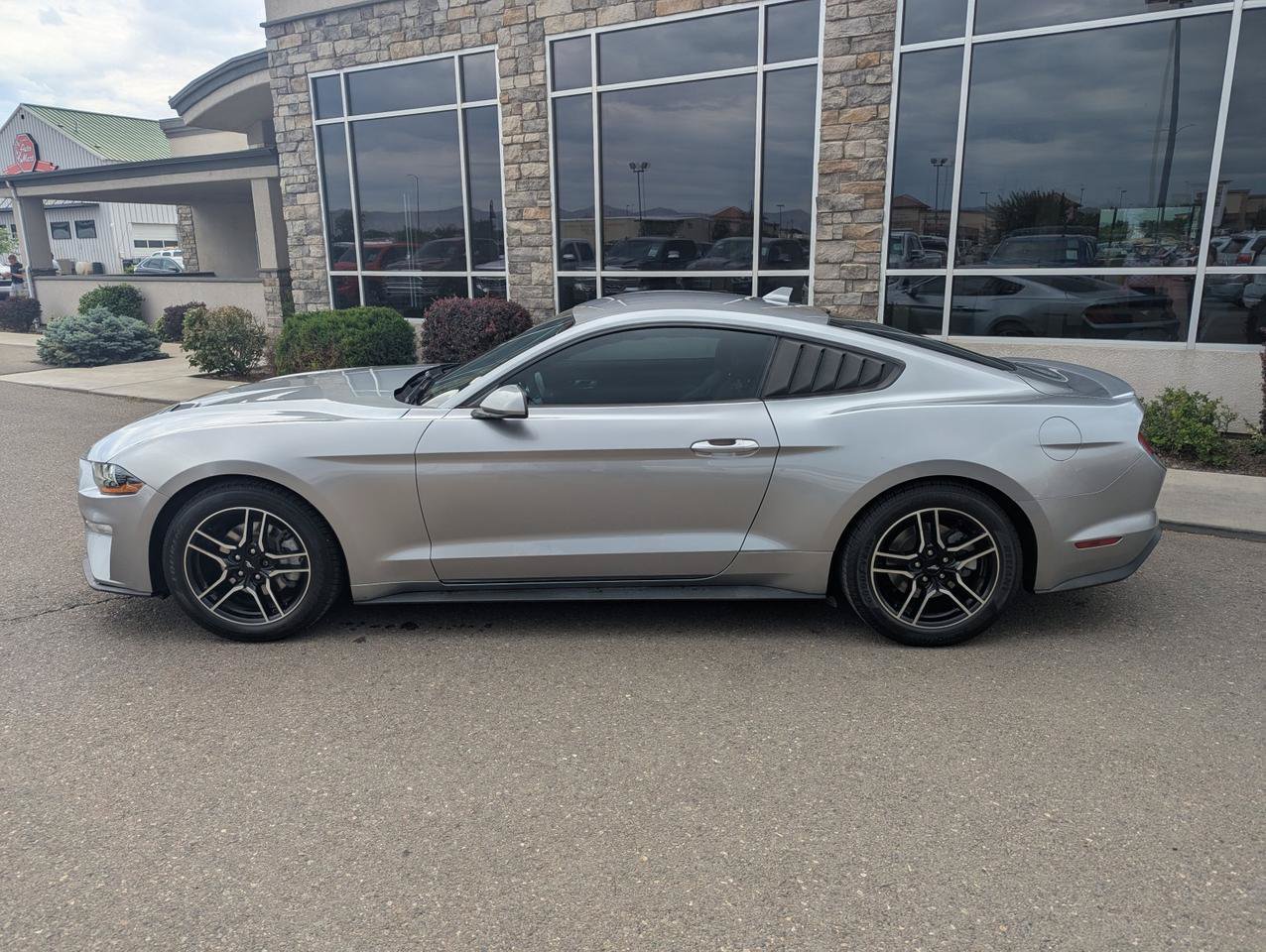Used 2021 Ford Mustang Premium RWD image 2