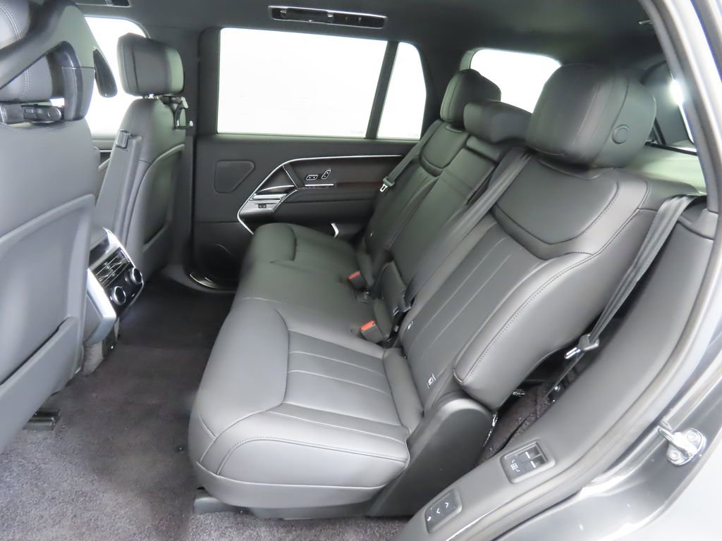 New 2025 Land Rover Range Rover Long Wheelbase SE image 21