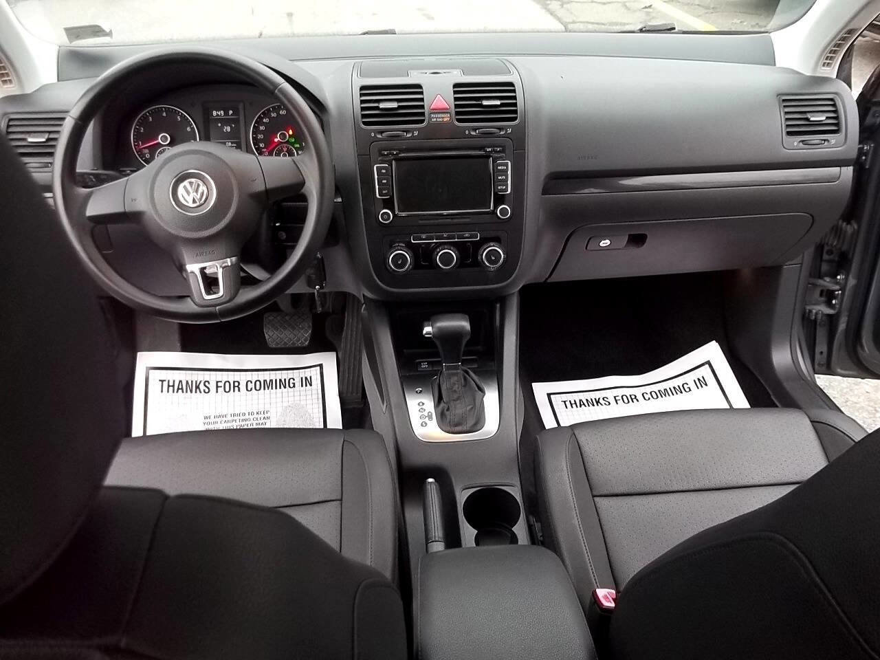 Used 2010 Volkswagen Jetta SE image 4