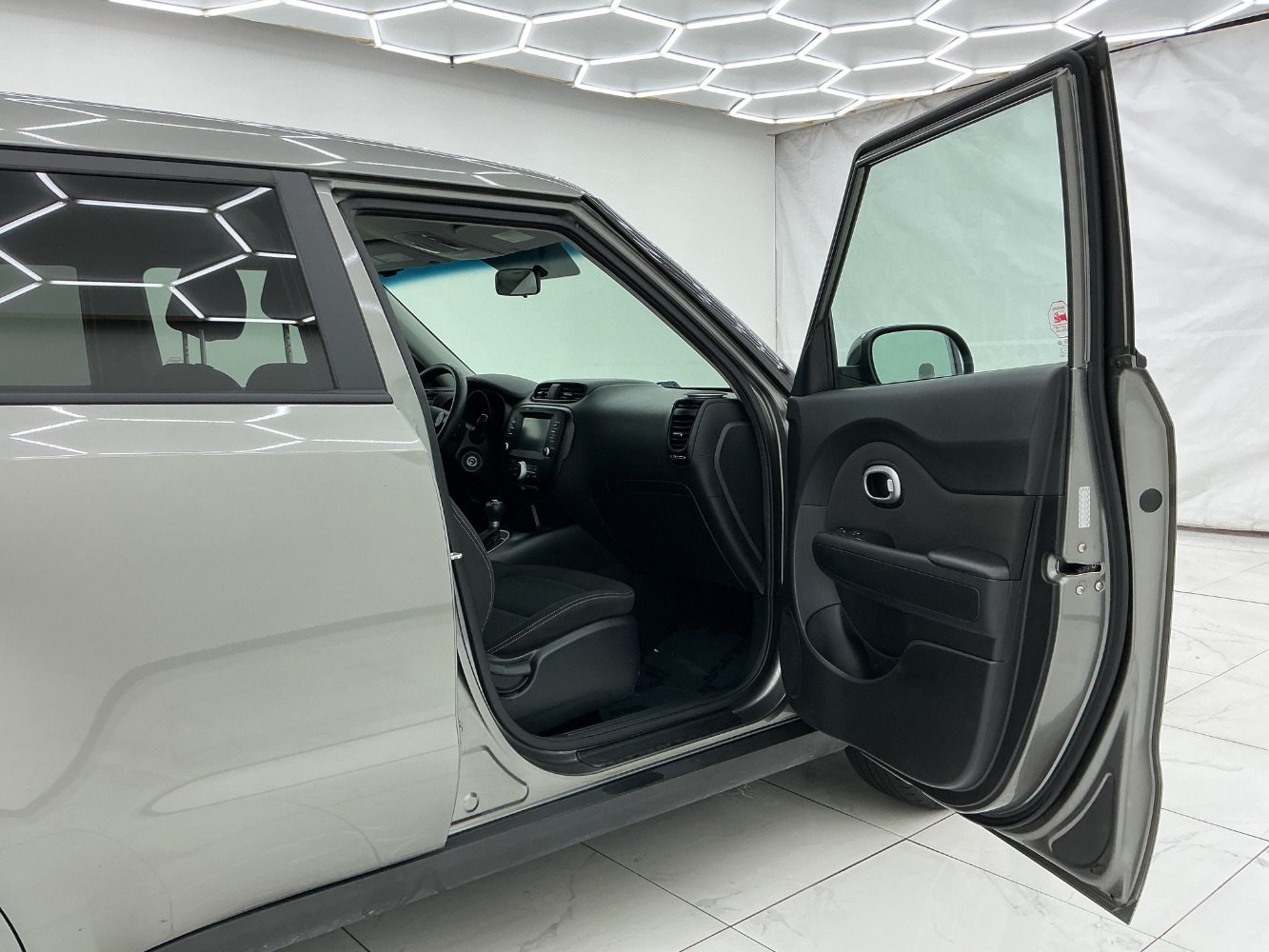 Used 2019 Kia Soul w/ Convenience Package FWD image 17