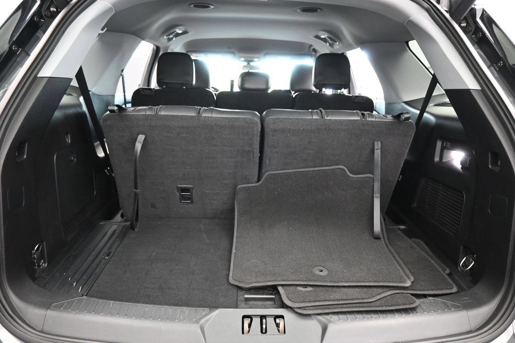 Used 2021 Ford Explorer XLT w/ Equipment Group 202A RWD image 35