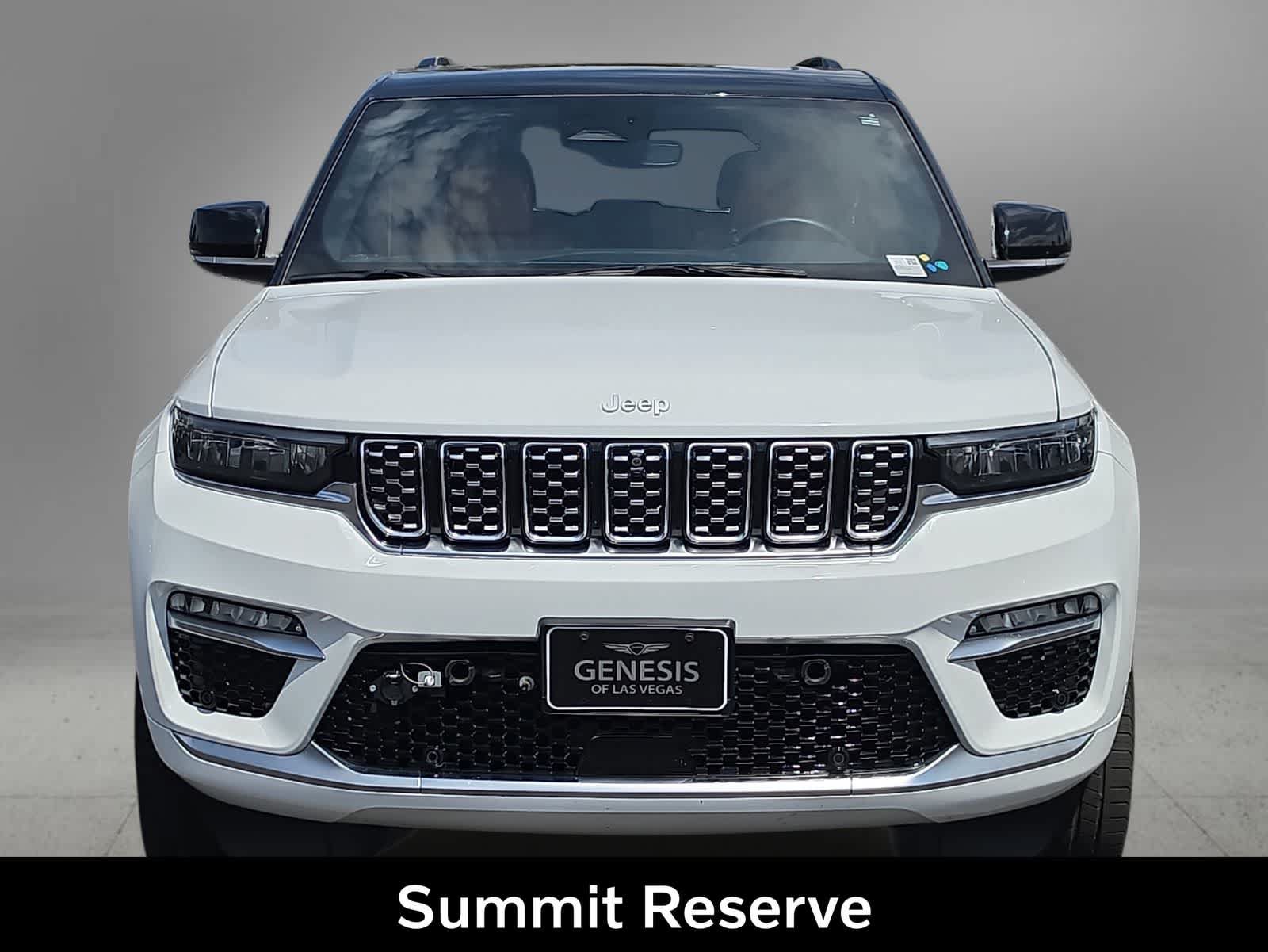 Used 2024 Jeep Grand Cherokee Summit AWD/4WD image 3