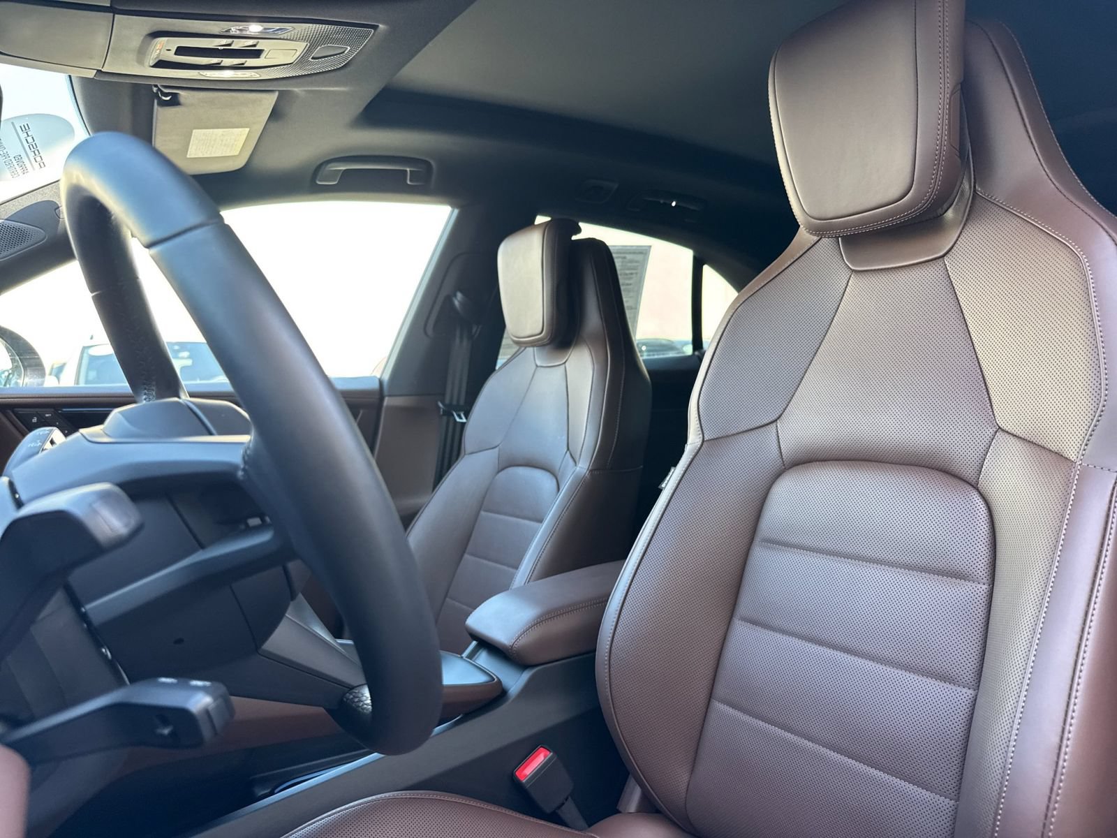 Certified 2025 Porsche Macan 4S Electric AWD/4WD image 5