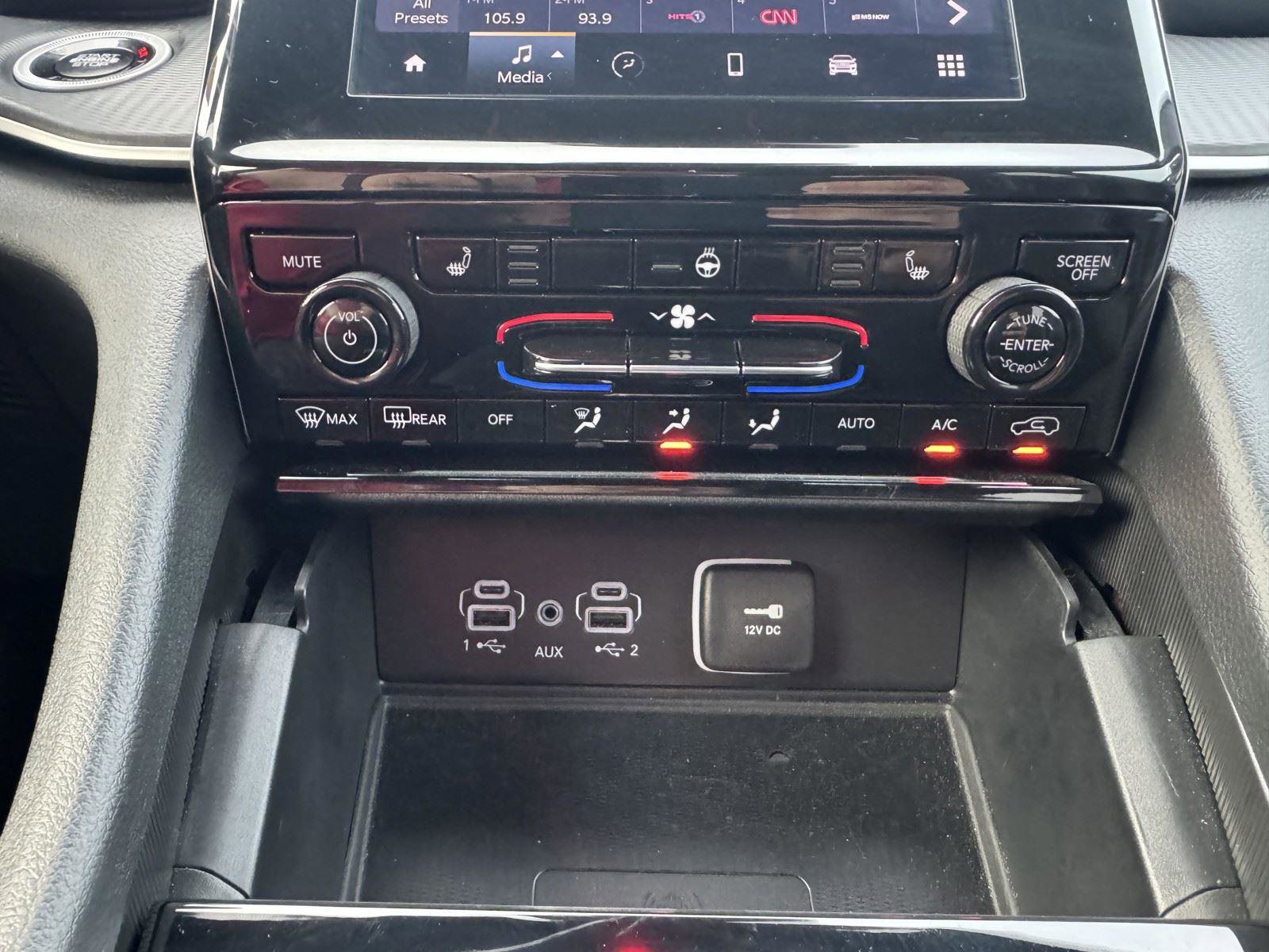 Used 2025 Jeep Grand Cherokee Altitude image 14