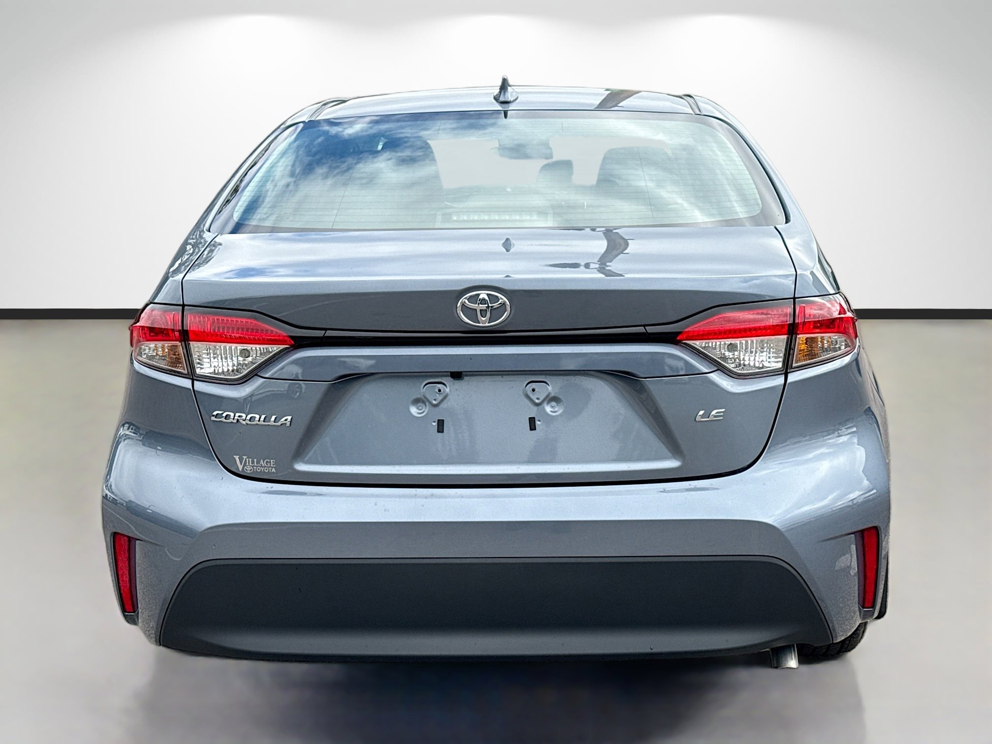 Used 2025 Toyota Corolla LE image 4