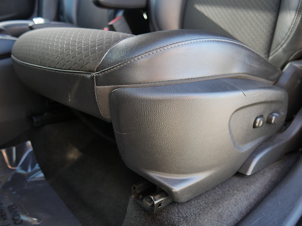 Used 2021 Buick Encore Preferred AWD/4WD image 12