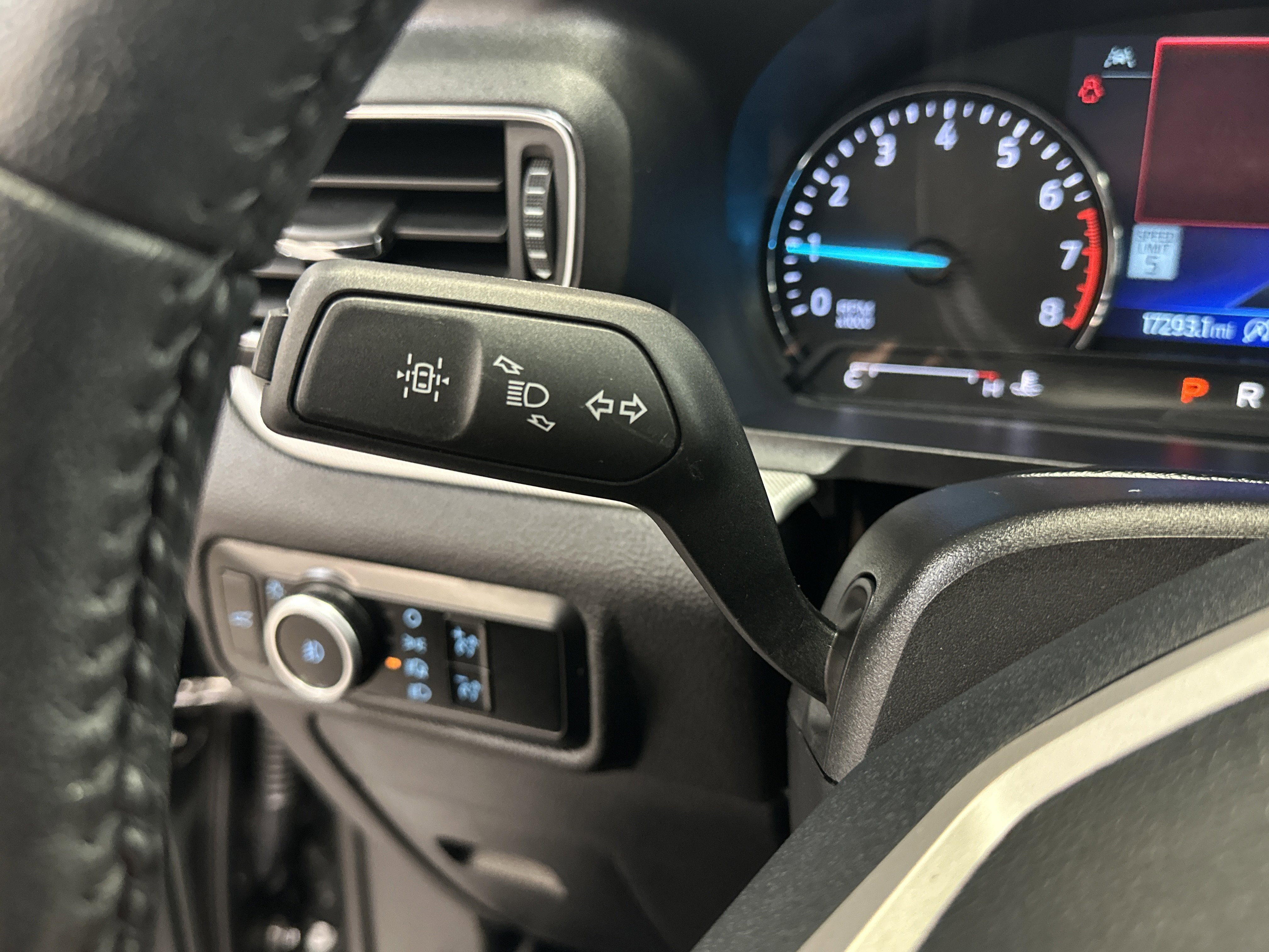 Used 2023 Ford Explorer XLT w/ Equipment Group 202A image 36