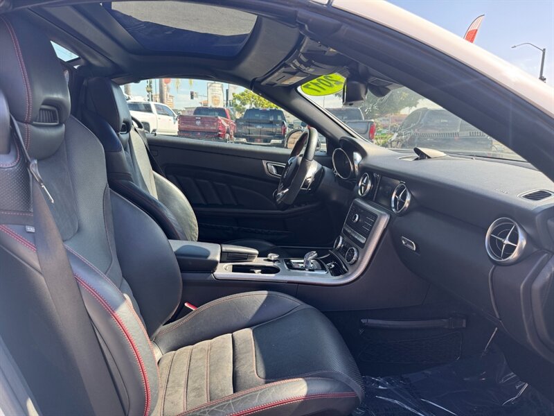 Used 2017 Mercedes-Benz SLC 43 AMG image 30
