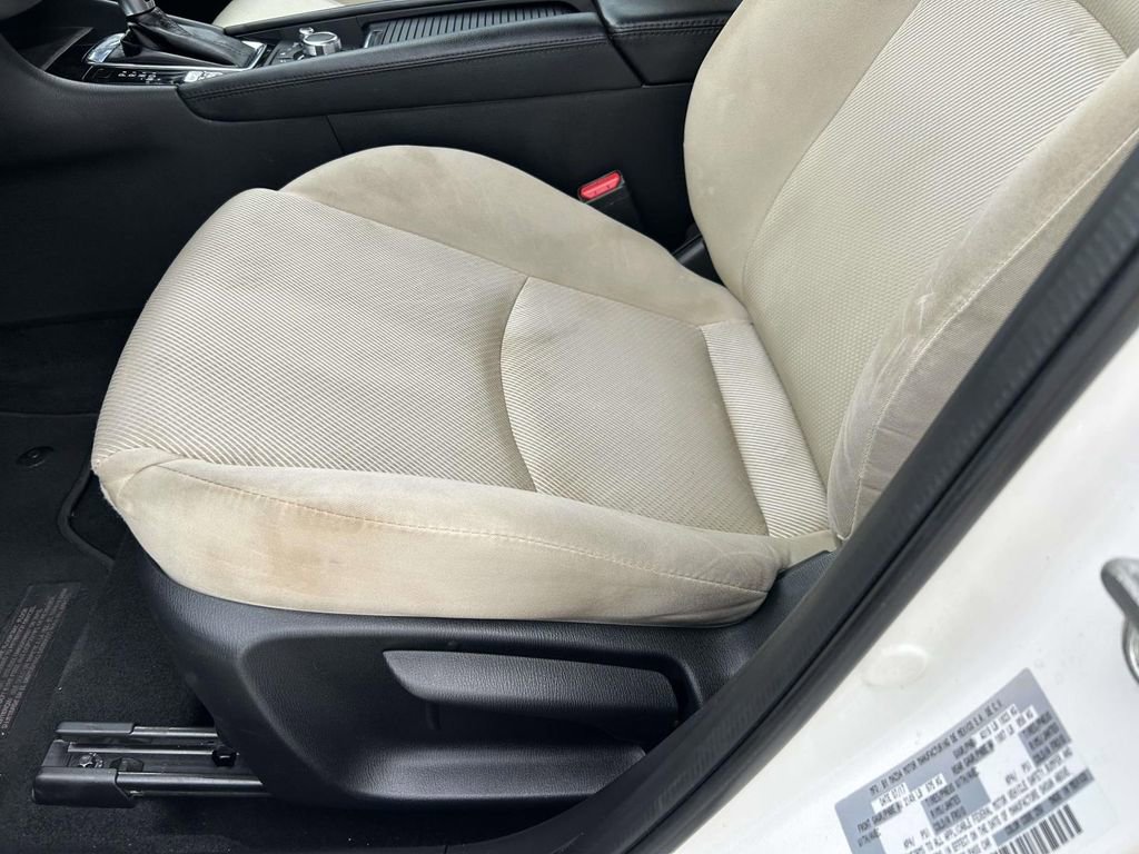 Used 2018 MAZDA MAZDA3 Sport FWD image 18