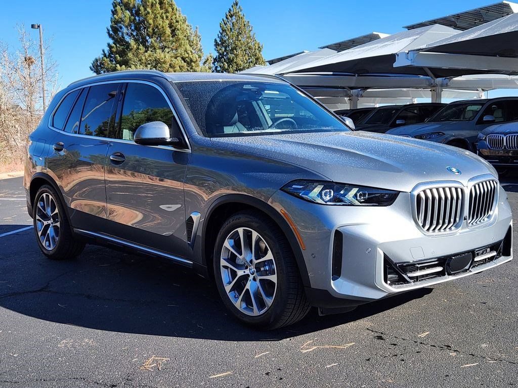 Used 2026 BMW X5 xDrive50e w/ Premium Package AWD/4WD image 5