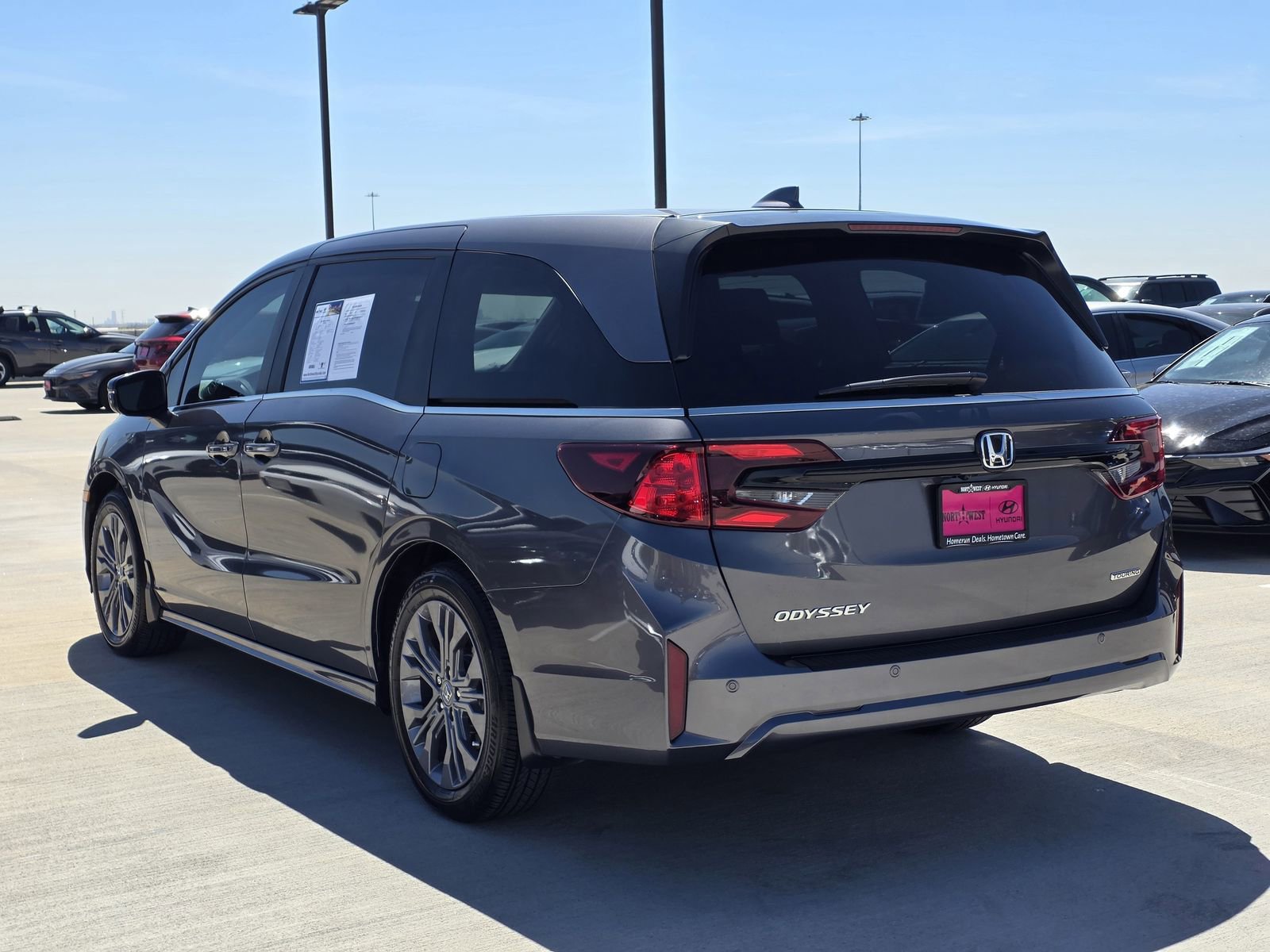 Used 2025 Honda Odyssey Touring image 8