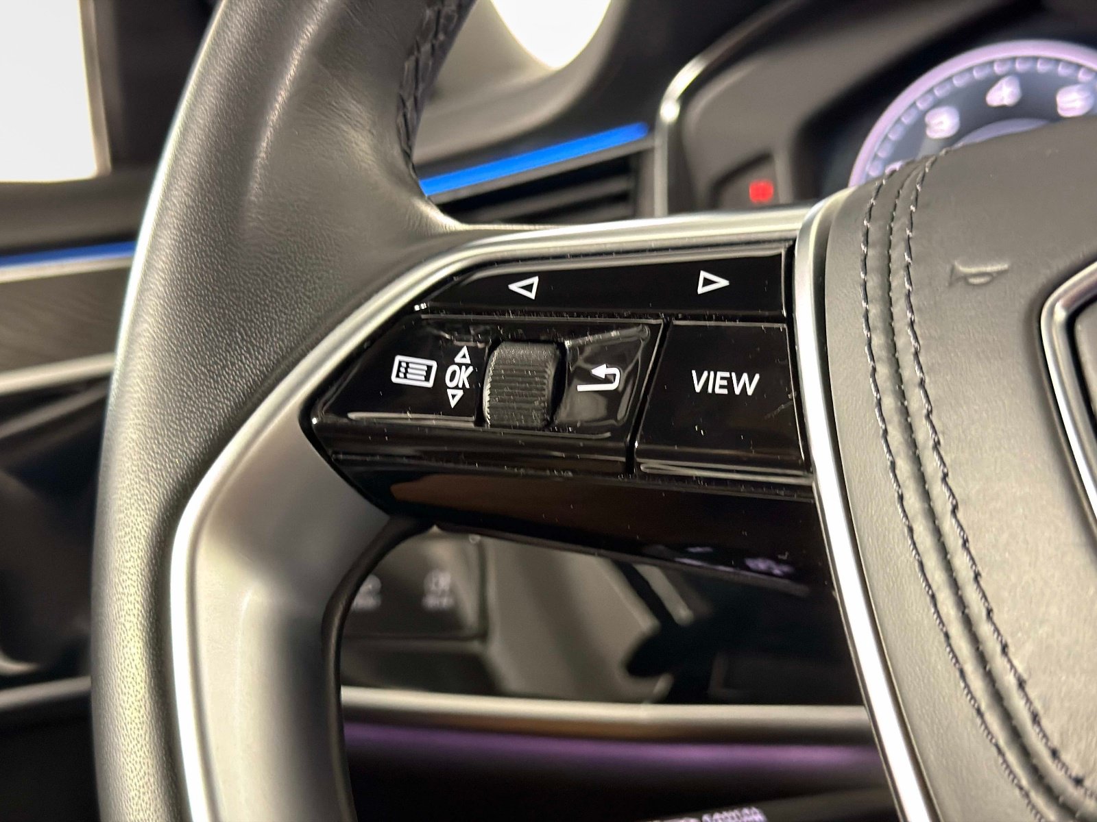 Used 2023 Audi A8 L 3.0T AWD/4WD image 43
