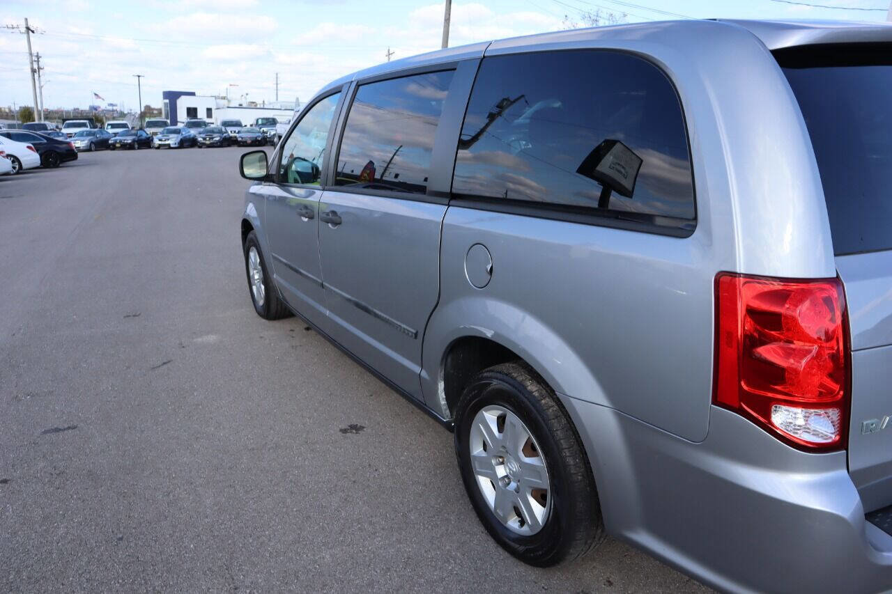 Used 2013 RAM C/V Tradesman image 40