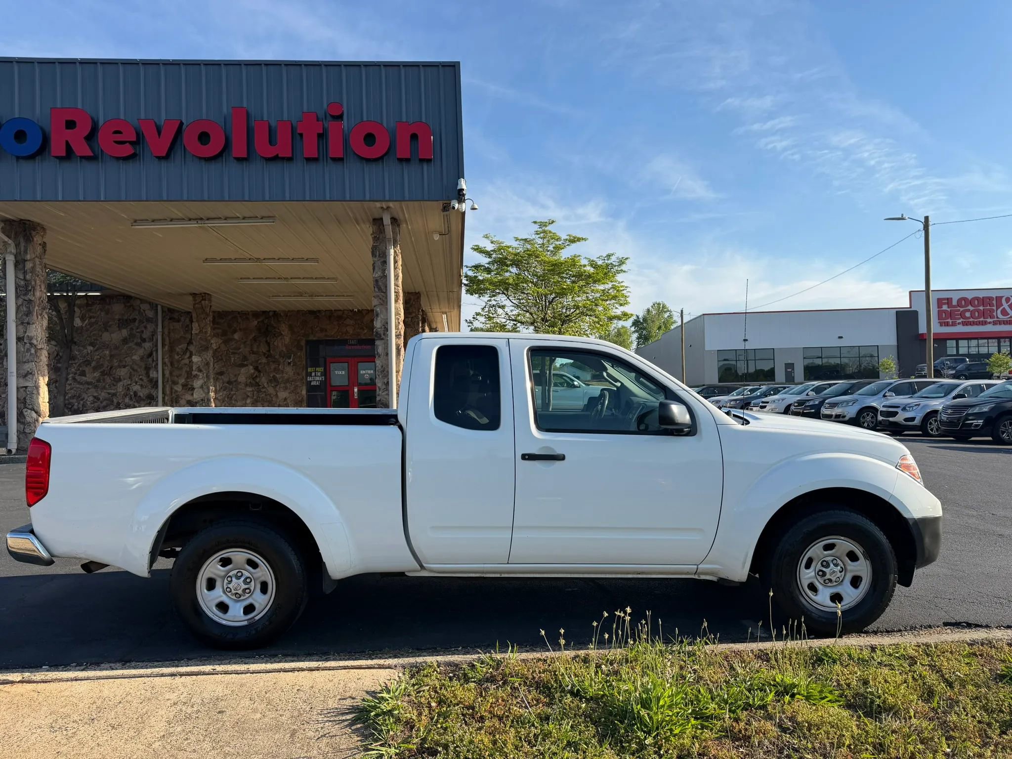 Used 2015 Nissan Frontier S RWD image 8
