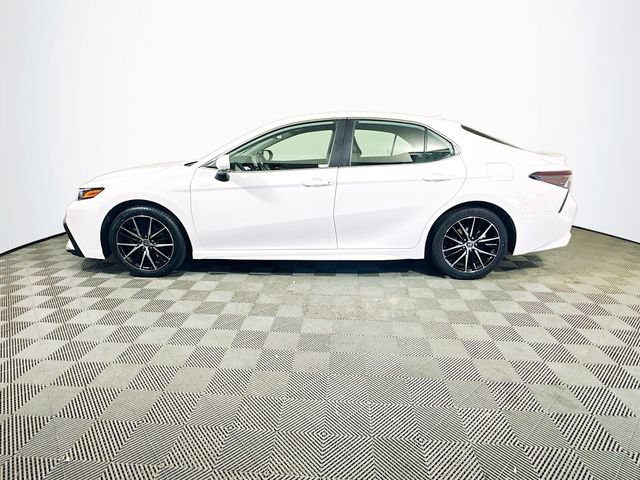 Certified 2024 Toyota Camry SE FWD image 5