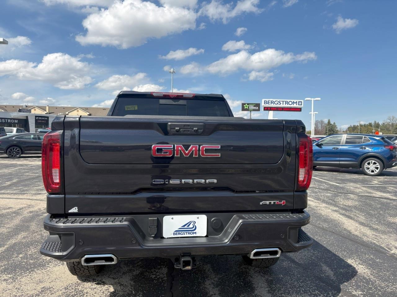 Used 2026 GMC Sierra 1500 AT4 w/ Technology Package image 6